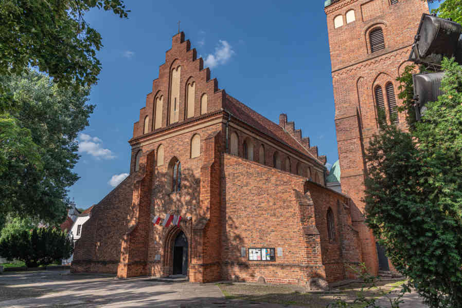 Polonia - Varsovia 091 - iglesia de La Visitación.jpg